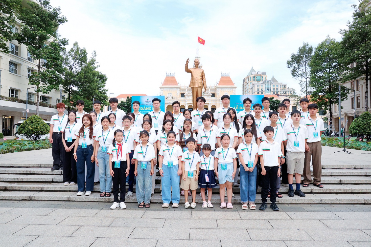 PVOIL tuyên dương các học sinh đạt thành tích cao, nâng bước thế hệ tương lai