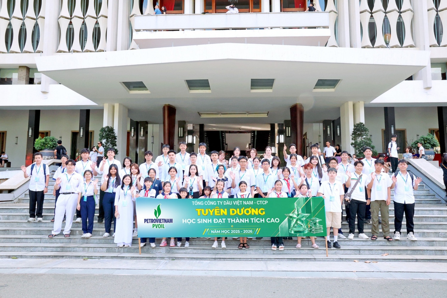 PVOIL tuyên dương các học sinh đạt thành tích cao, nâng bước thế hệ tương lai