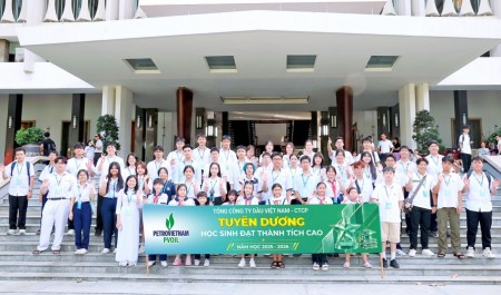 PVOIL tuyên dương các học sinh đạt thành tích cao, nâng bước thế hệ tương lai