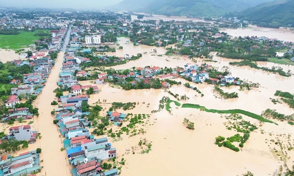 Mưa lớn kéo dài, cảnh báo lũ trên các sông ở Bắc Bộ và Bắc Trung Bộ