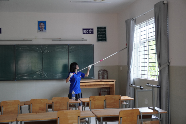 Những phần việc thiết thực góp phần mang đến môi trường học tập xanh, sạch và thuận tiện hơn cho học sinh Long Sơn.