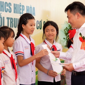 [Chùm ảnh] BSR tiếp sức những ước mơ tại Trường Tiểu học và THCS Hiệp Hòa