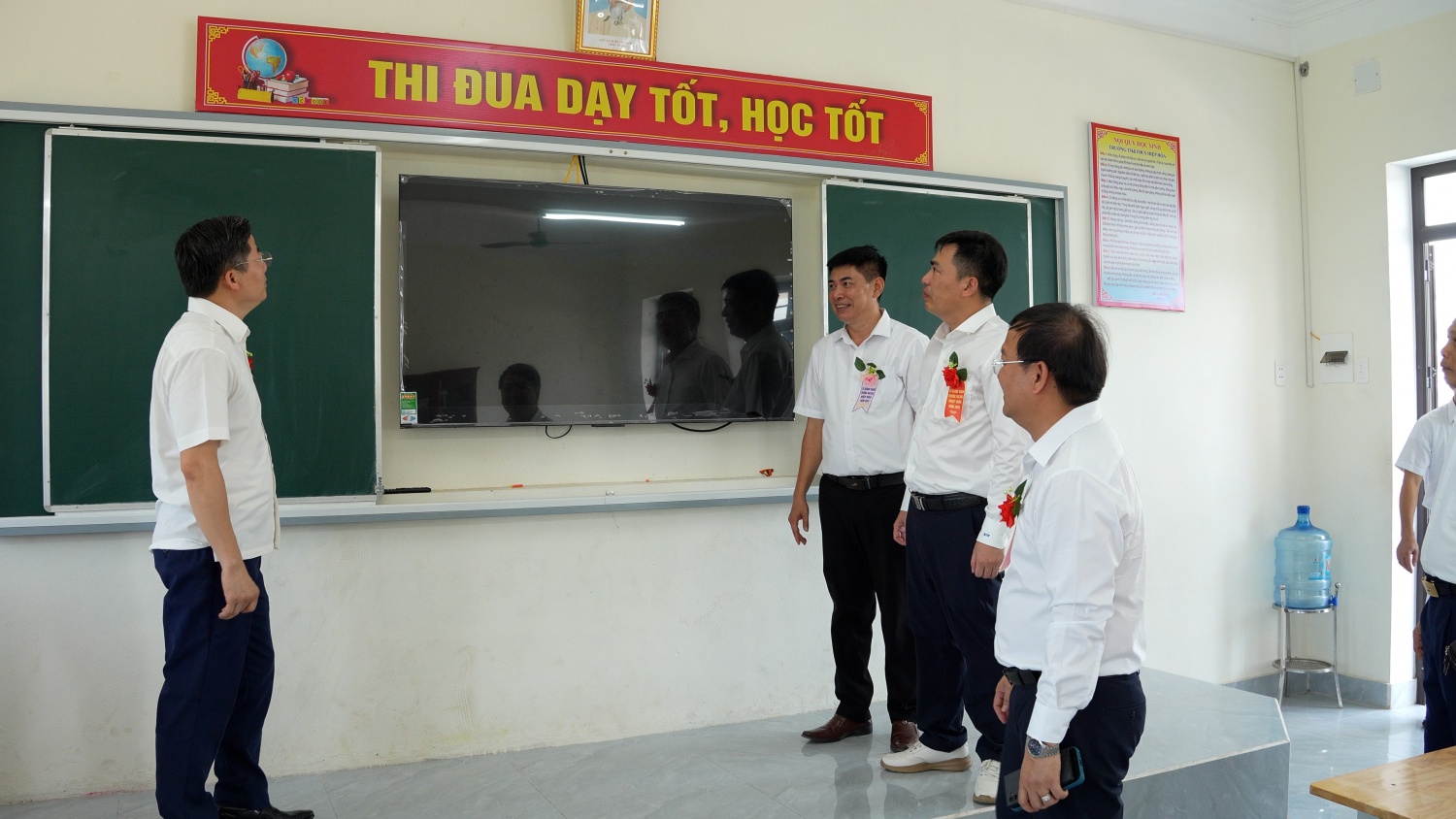 [Chùm ảnh] BSR tiếp sức những ước mơ tại Trường Tiểu học và THCS Hiệp Hòa