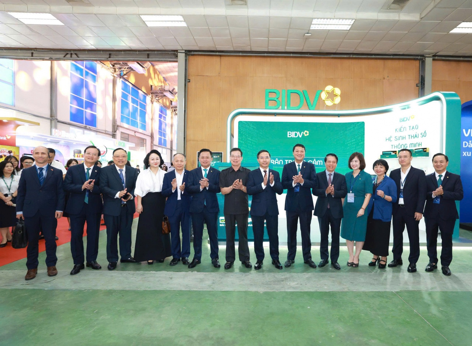 “Chuyển đổi số ngành ngân hàng 2026”: BIDV giới thiệu những giải pháp số toàn diện “Chuyển đổi số ngành ngân hàng 2026”: BIDV giới thiệu những giải pháp số toàn diện