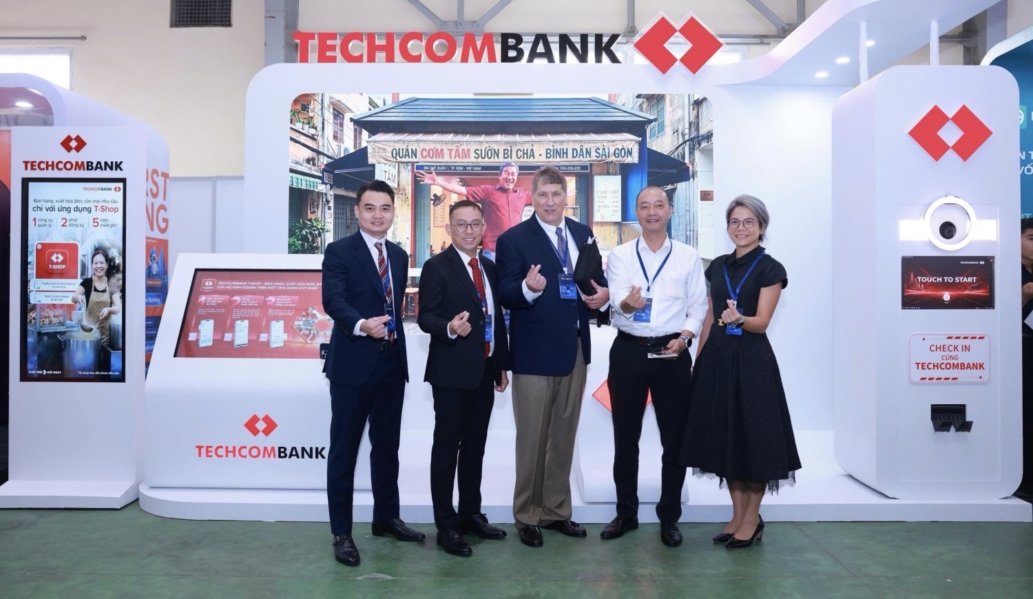 Techcombank kiến tạo vị thế dẫn dắt thông qua dữ liệu và ứng dụng AI
