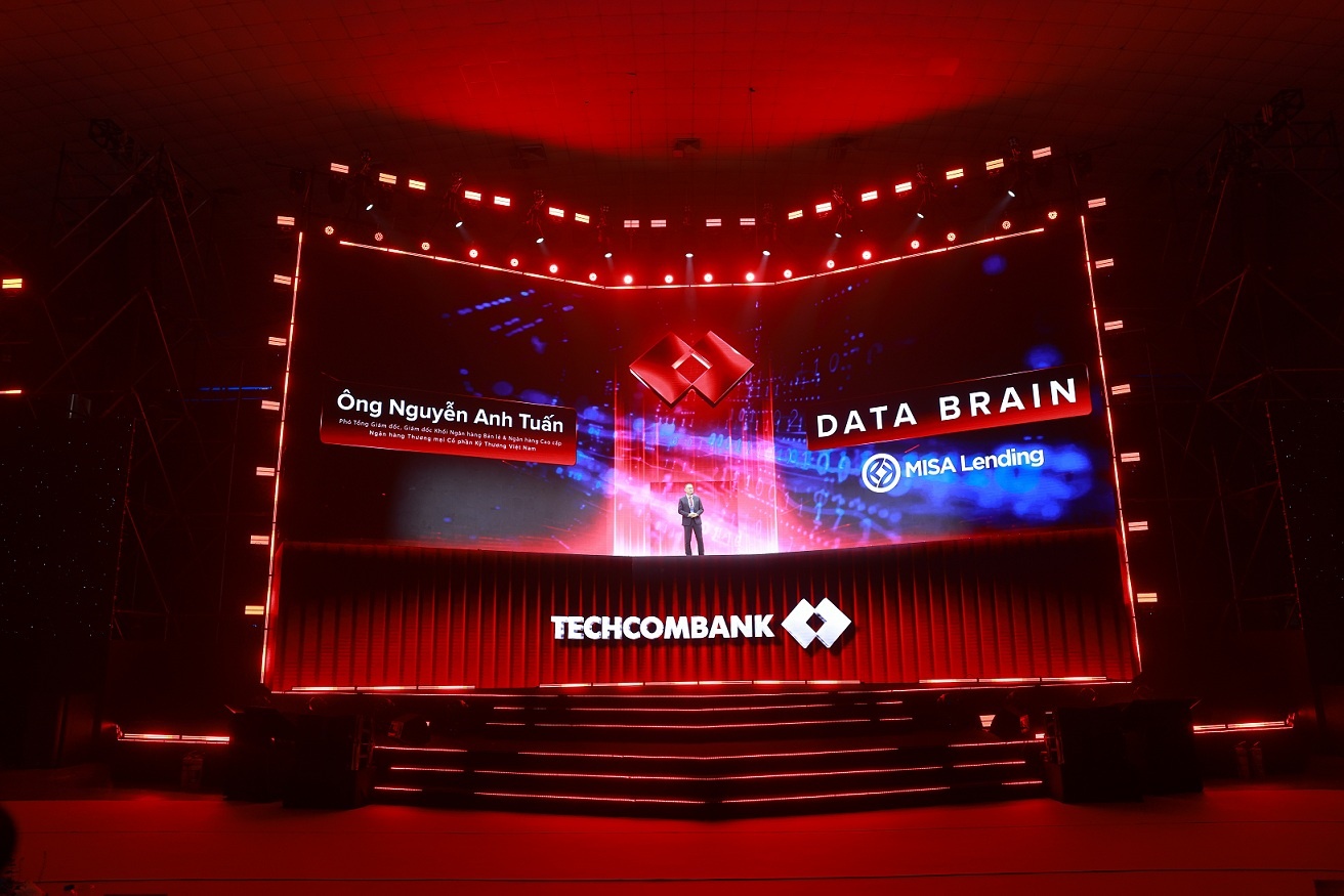 Techcombank kiến tạo vị thế dẫn dắt thông qua dữ liệu và ứng dụng AI Techcombank kiến tạo vị thế dẫn dắt thông qua dữ liệu và ứng dụng AI