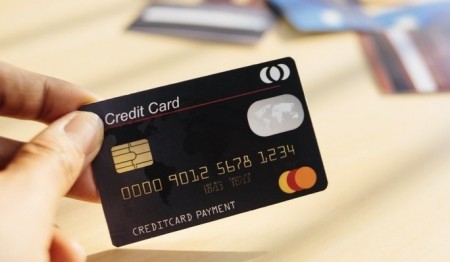 Tin tức nổi bật ngày 18/8: Gần 89% người dân Việt Nam từ 15 tuổi trở lên có tài khoản thanh toán