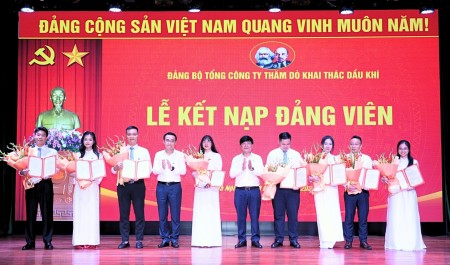 PVEP kết nạp đảng viên mới tại “địa chỉ đỏ”, tiếp lửa truyền thống cách mạng