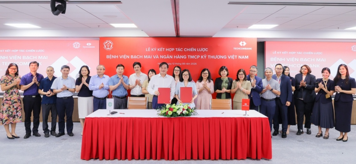 Bệnh viện Bạch Mai và Techcombank hợp tác xây dựng hệ sinh thái tài chính y tế hiện đại