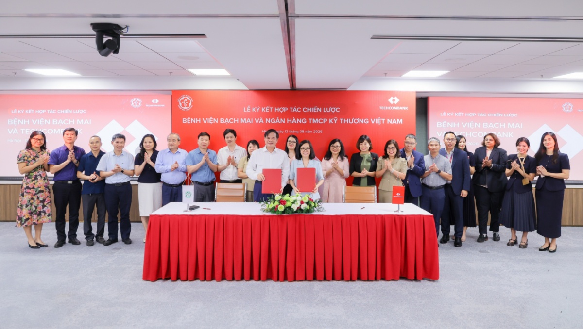 Bệnh viện Bạch Mai và Techcombank hợp tác xây dựng hệ sinh thái tài chính y tế hiện đại