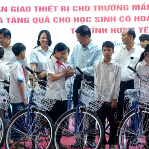PETROVIETNAM và PV GAS đồng hành cùng học sinh Hưng Yên đón năm học mới