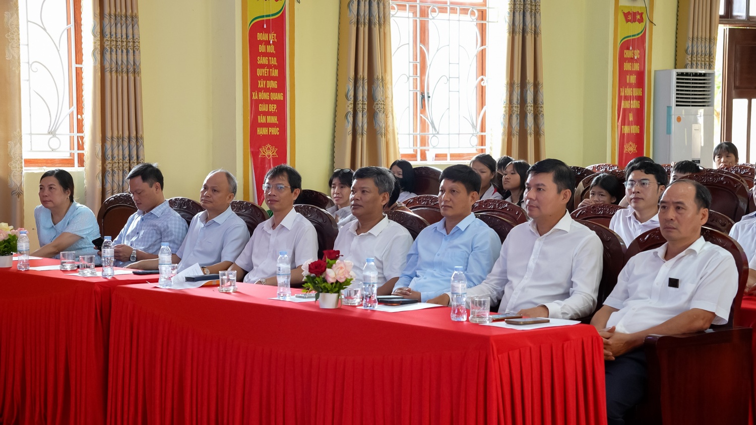 [Chùm ảnh] PETROVIETNAM và PV GAS tiếp thêm động lực cho học sinh Hưng Yên trước thềm năm học mới