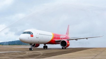 Lâm Đồng tặng Bằng khen cho Vietjet với đóng góp xuất sắc trong việc khôi phục hoạt động của sân bay Liên Khương