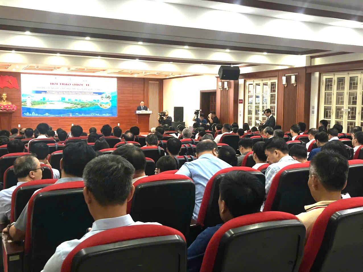 Tìm giải pháp quản lý ngập lụt đô thị và lưu vực sông