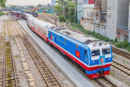 Tin tức nổi bật ngày 21/8: Đường sắt tăng cường nhiều chuyến tàu trọng điểm dịp nghỉ lễ 2/9 Tin tức nổi bật ngày 21/8: Đường sắt tăng cường nhiều chuyến tàu trọng điểm dịp nghỉ lễ 2/9