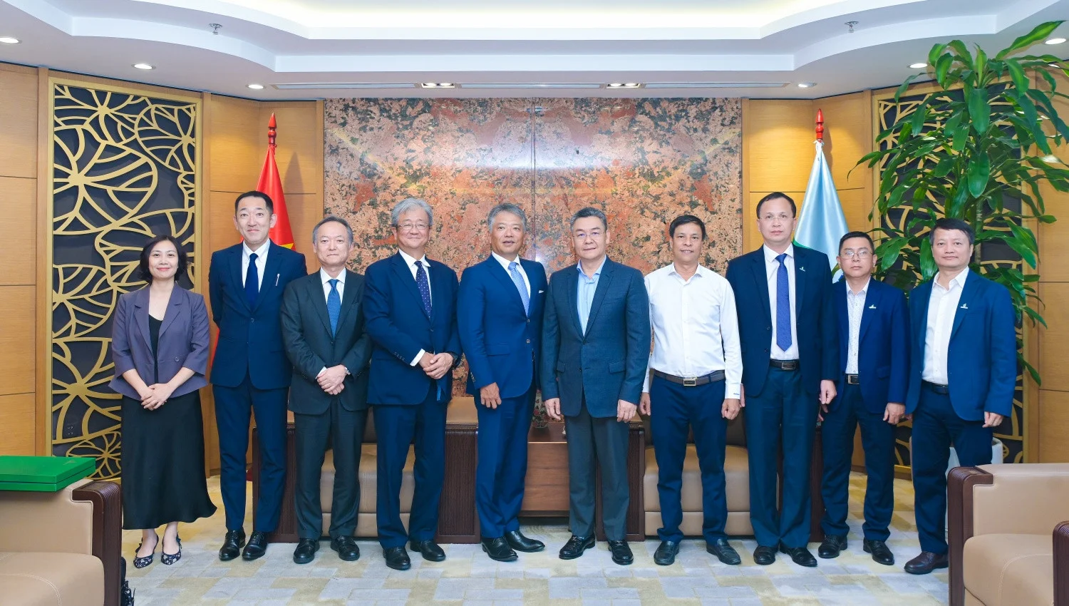 PETROVIETNAM and Mitsui promote cooperation in the energy sector