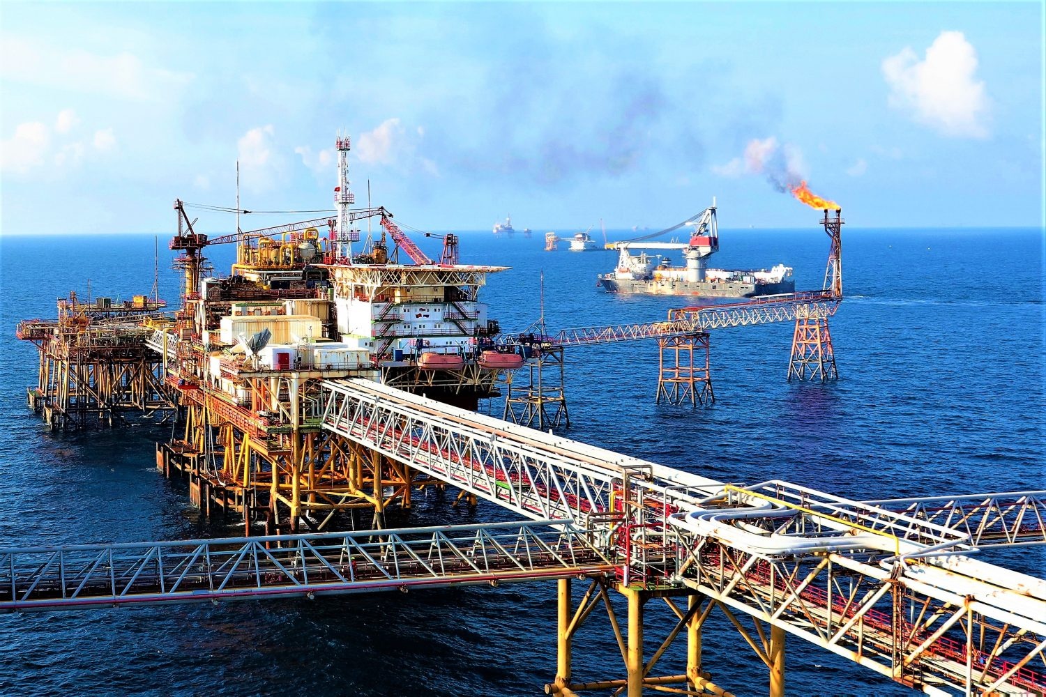 Hôm nay, Quốc hội biểu quyết thông qua Luật Dầu khí (sửa đổi) Hôm nay, Quốc hội biểu quyết thông qua Luật Dầu khí (sửa đổi)