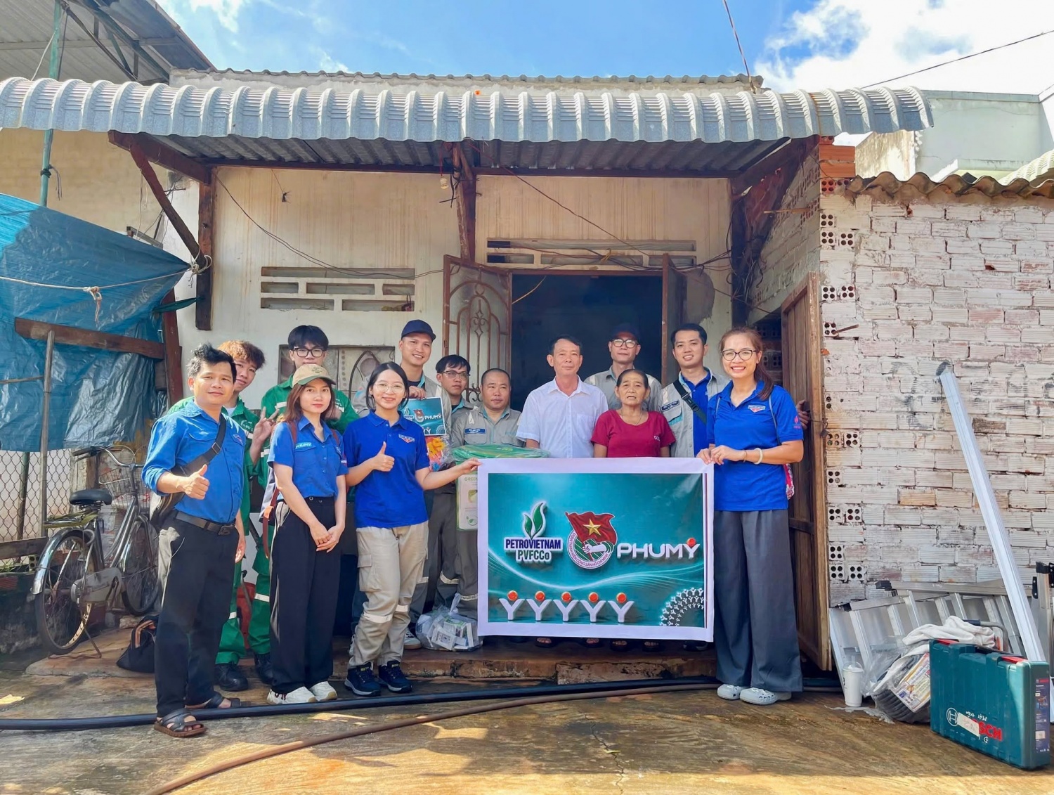 Đoàn Thanh niên PVFCCo lan tỏa tinh thần sẻ chia trong Mùa hè xanh 2026 Đoàn Thanh niên PVFCCo - Phú Mỹ lan tỏa tinh thần sẻ chia trong Mùa hè xanh 2026