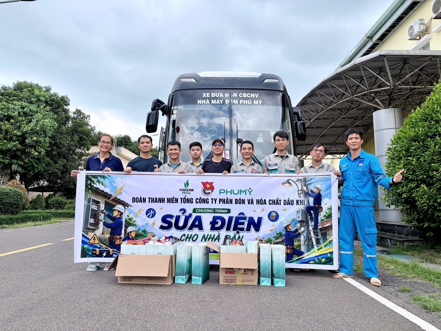Đoàn Thanh niên PVFCCo lan tỏa tinh thần sẻ chia trong Mùa hè xanh 2026 Đoàn Thanh niên PVFCCo - Phú Mỹ lan tỏa tinh thần sẻ chia trong Mùa hè xanh 2026