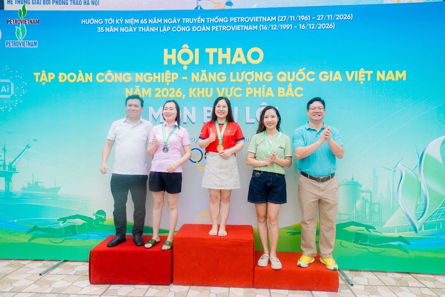VĐV Đào Mỹ Dung nhận Huy chương Đồng nội dung 50m nữ lứa tuổi 31–40 VĐV Đào Mỹ Dung nhận Huy chương Đồng nội dung 50m nữ lứa tuổi 31–40