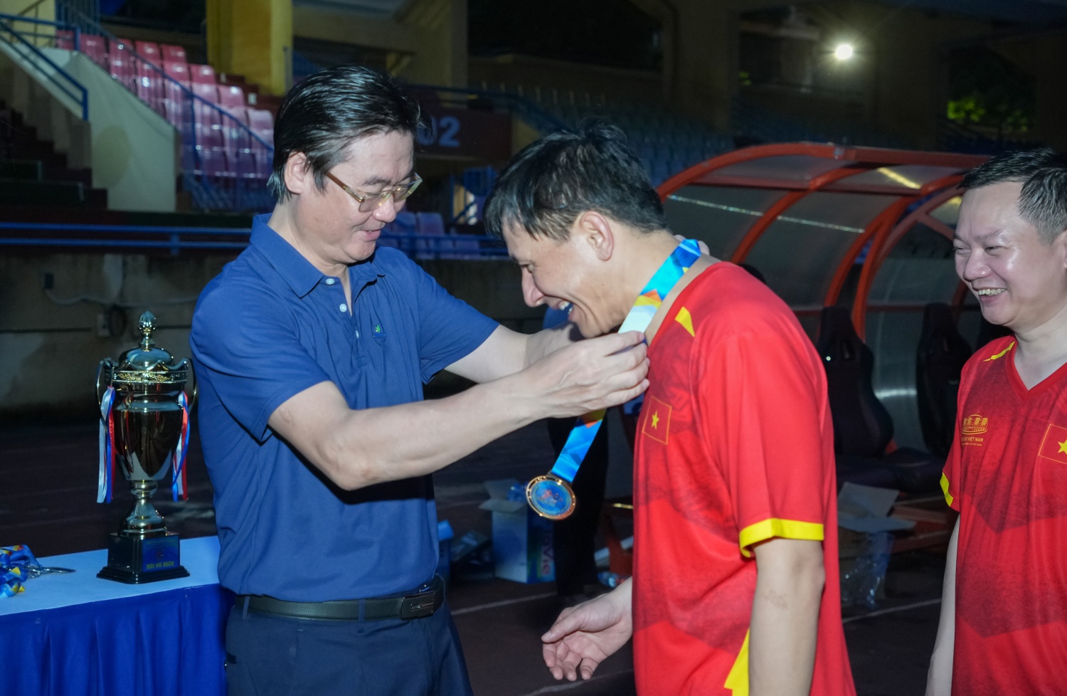 [CHÙM ẢNH] Sôi nổi trận giao hữu bóng đá giữa PETROVIETNAM và CLB Bóng đá ĐBQH Khóa XVI