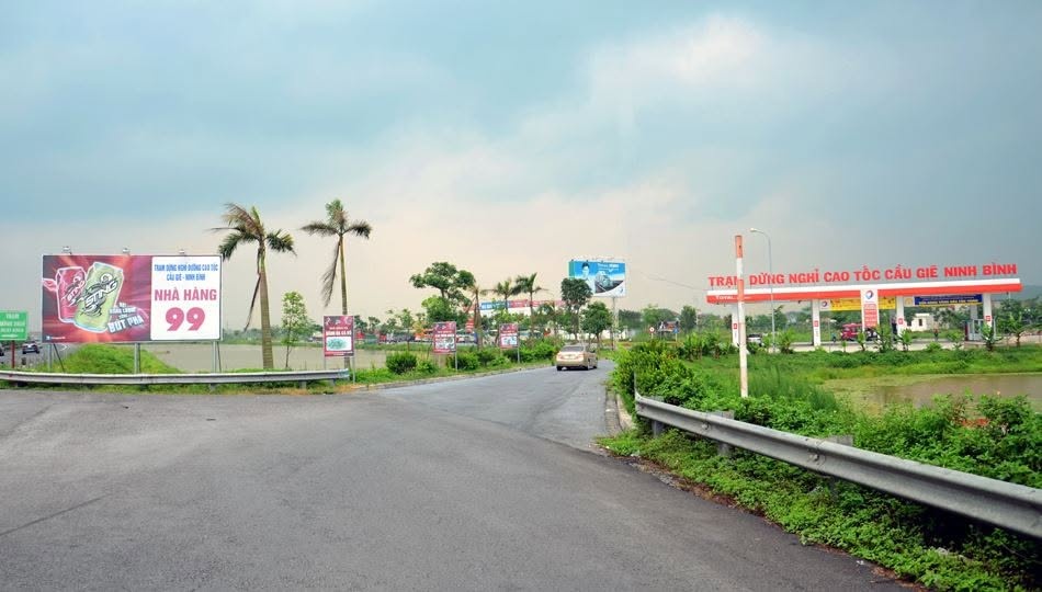 Bố trí 28 trạm dừng nghỉ trên cao tốc Bắc - Nam phục vụ người dân dịp lễ 2/9 Bố trí 28 trạm dừng nghỉ trên cao tốc Bắc - Nam phục vụ người dân dịp lễ 2/9