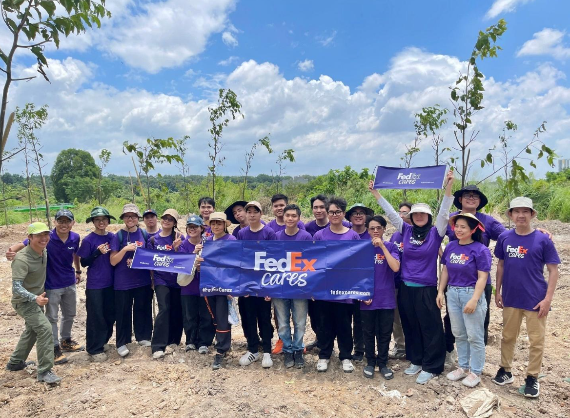 FedEx góp phần phục hồi hệ sinh thái rừng ngập mặn và phủ xanh đô thị tại Việt Nam