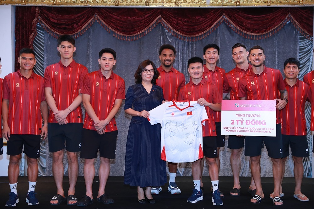 Agribank trao thưởng 2 tỷ đồng chúc mừng Đội tuyển Việt Nam vô địch ASEAN Cup 2026