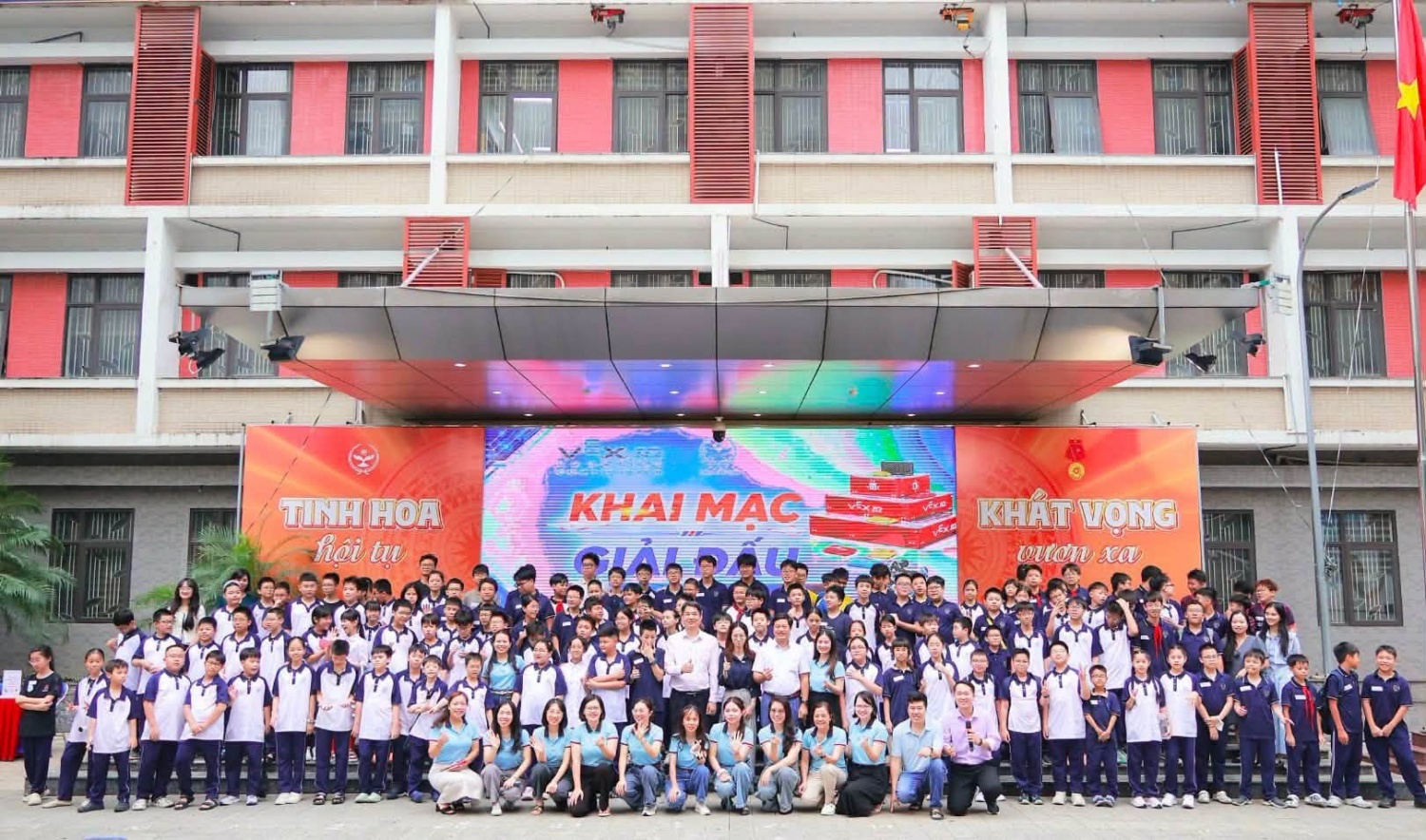 Trường THCS Cầu Giấy lan tỏa niềm đam mê STEM qua sân chơi VEX IQ
