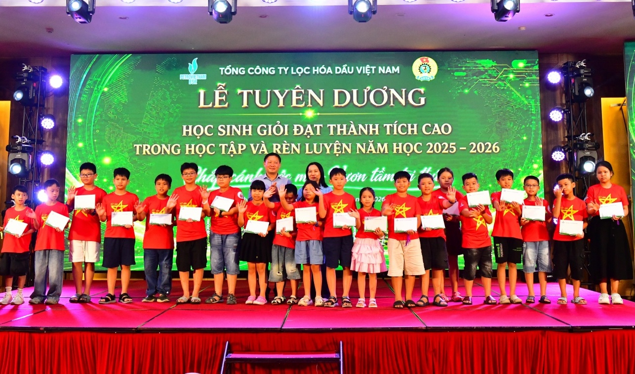 BSR "chắp cánh ước mơ" cho con em CBCNV