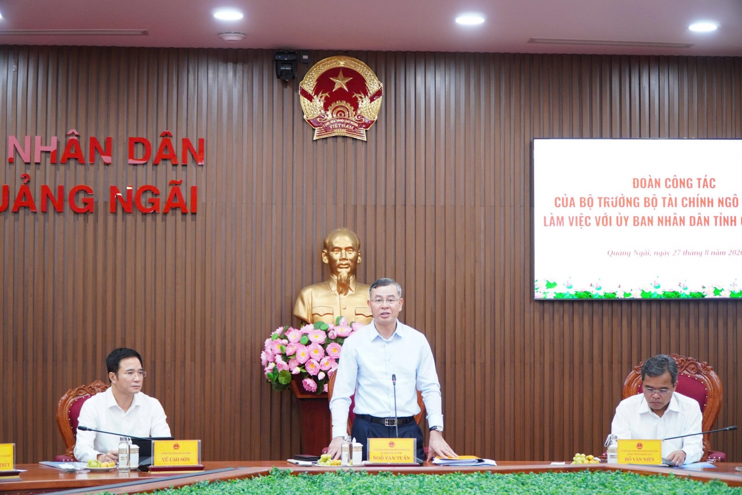 Sớm hoàn thiện Đề án Trung tâm lọc hóa dầu và năng lượng quốc gia tại Dung Quất Sớm hoàn thiện Đề án Trung tâm lọc hóa dầu và năng lượng quốc gia tại Dung Quất