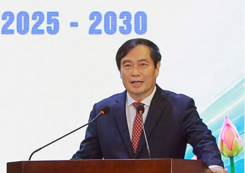 Cán bộ PETROVIETNAM giành giải Nhì Hội thi Báo cáo viên, tuyên truyền viên giỏi toàn quốc năm 2026 Cán bộ PETROVIETNAM giành giải Nhì Hội thi Báo cáo viên, tuyên truyền viên giỏi toàn quốc năm 2026
