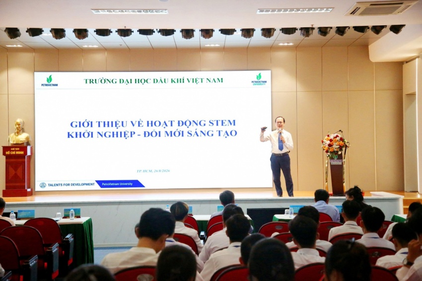 PVU đón tiếp đoàn cán bộ, giảng viên, sinh viên Trường Đại học Đồng Tháp đến tham và giao lưu học tập