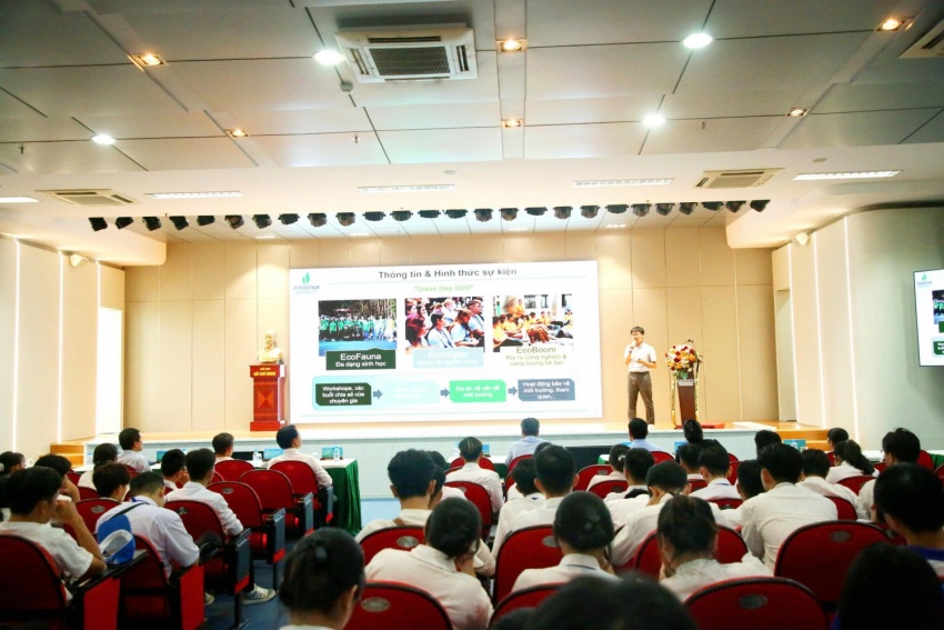 PVU đón tiếp đoàn cán bộ, giảng viên, sinh viên Trường Đại học Đồng Tháp đến tham và giao lưu học tập