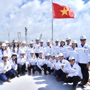 Tuổi trẻ Việt Nam - Lào tăng cường gắn kết, chia sẻ kinh nghiệm qua tìm hiểu thực tế tại PETROVIETNAM