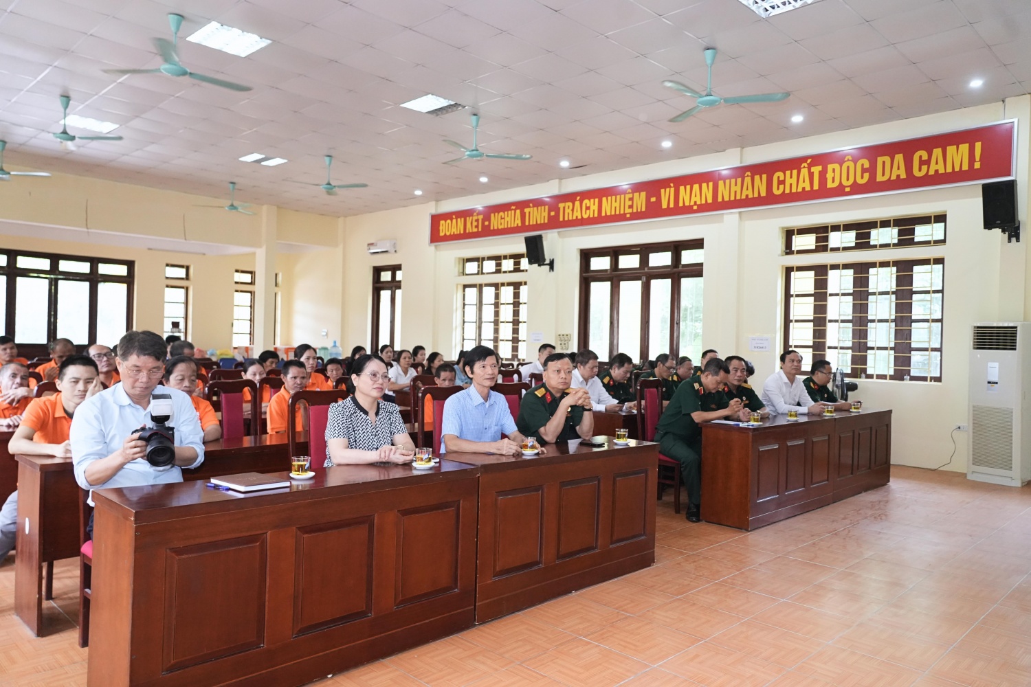 Hội CCB Bộ máy QL&ĐH PETROVIETNAM chung tay xoa dịu nỗi đau da cam Hội CCB Bộ máy QL&ĐH PETROVIETNAM chung tay xoa dịu nỗi đau da cam