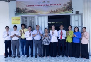 Phân bón Cà Mau trao tặng 55 mái ấm tại Cần Thơ