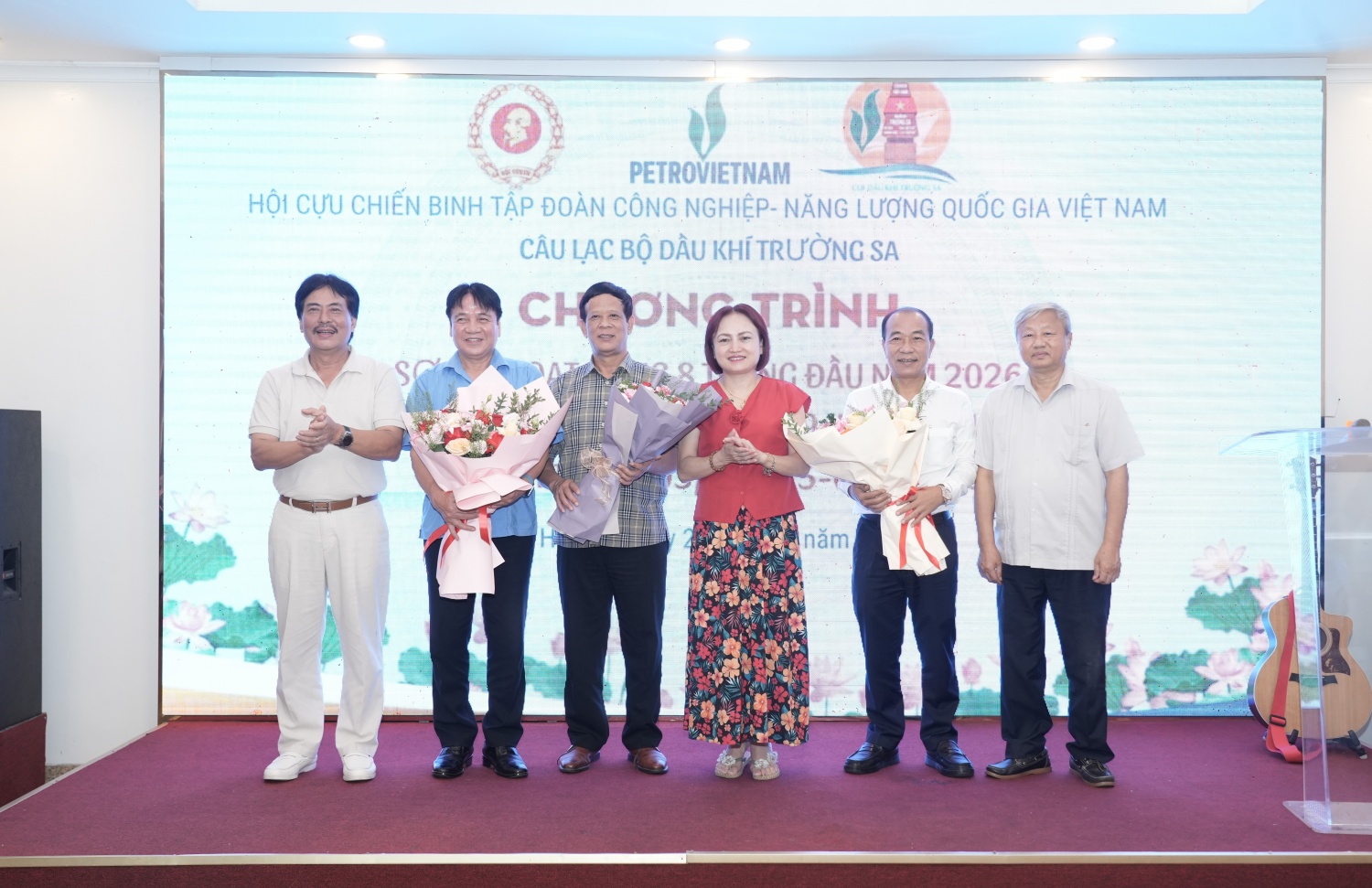 CLB Dầu khí Trường Sa: Gắn kết nghĩa tình biển đảo
