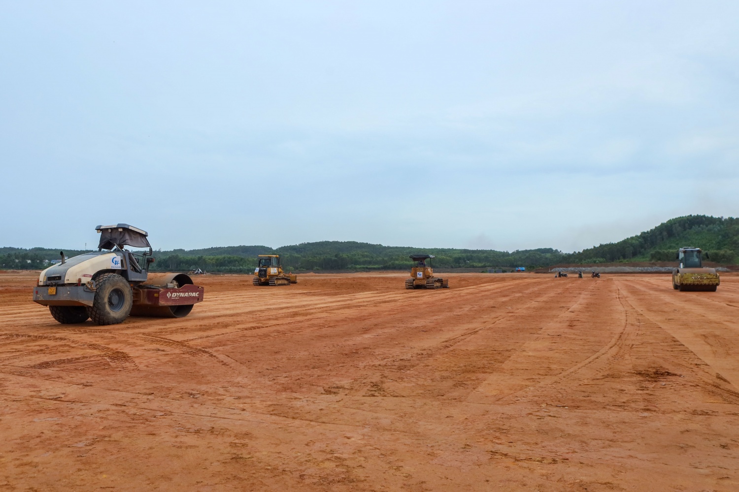 Xuyên lễ chạy đua với thời gian trên công trường Dung Quất Xuyên lễ chạy đua với thời gian trên công trường Dung Quất