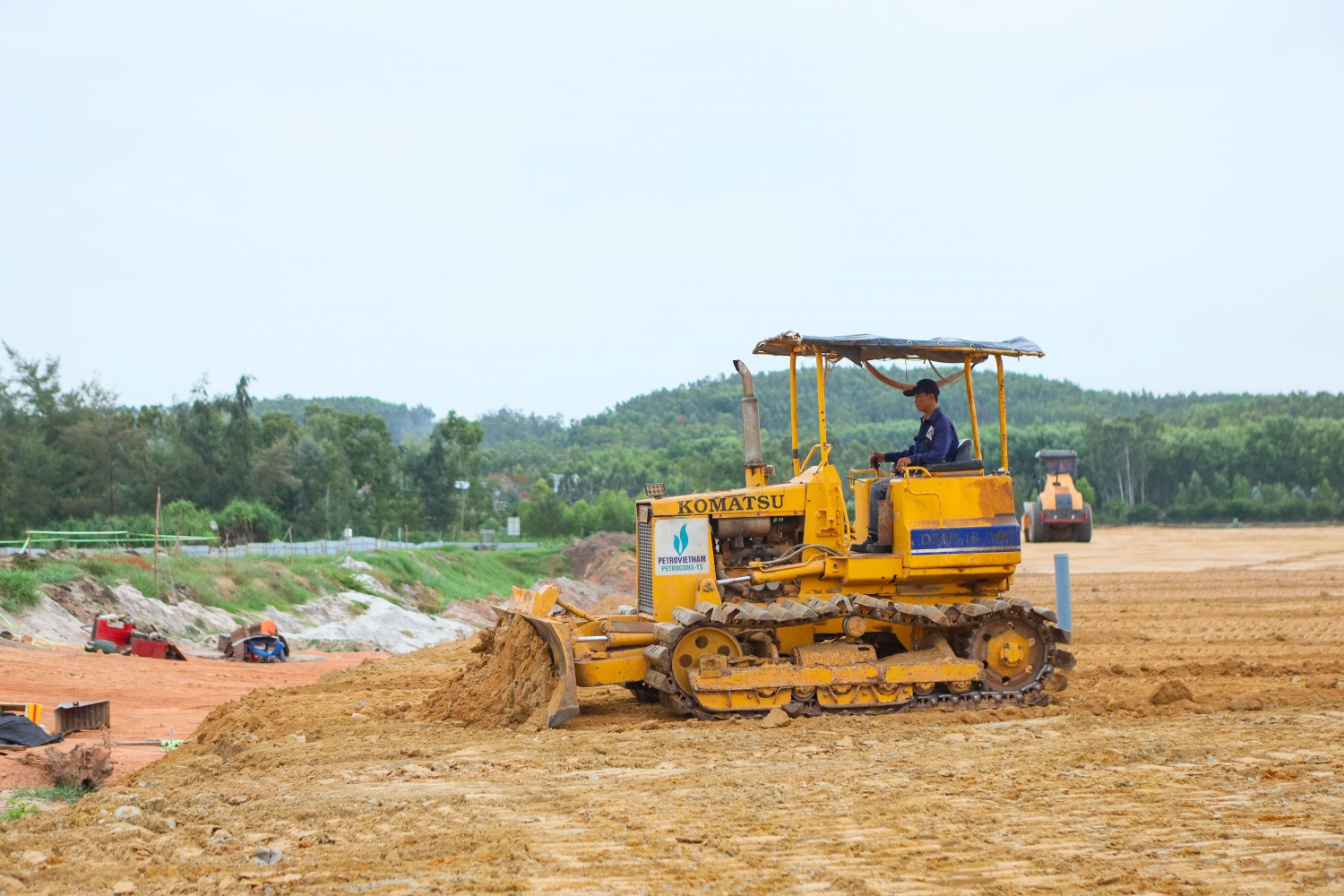Xuyên lễ chạy đua với thời gian trên công trường Dung Quất Xuyên lễ chạy đua với thời gian trên công trường Dung Quất