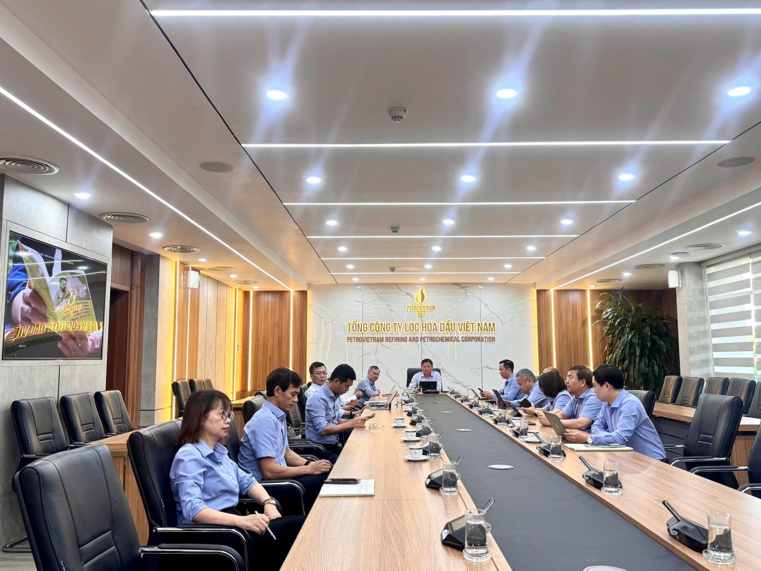 Đảng bộ PETROVIETNAM nghiên cứu, quán triệt các Nghị quyết, Chỉ thị của Bộ Chính trị