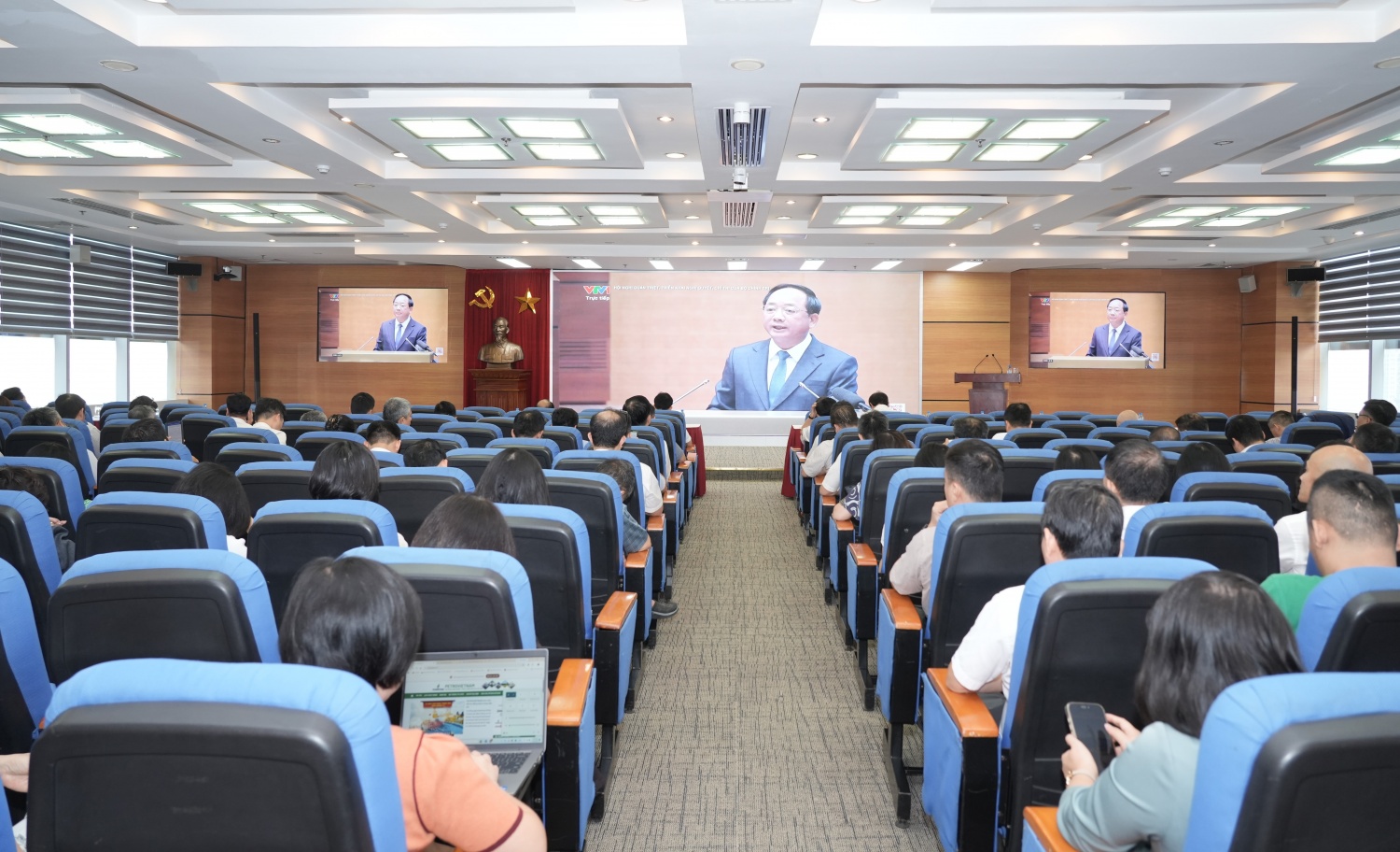 Đảng bộ PETROVIETNAM nghiên cứu, quán triệt các Nghị quyết, Chỉ thị của Bộ Chính trị