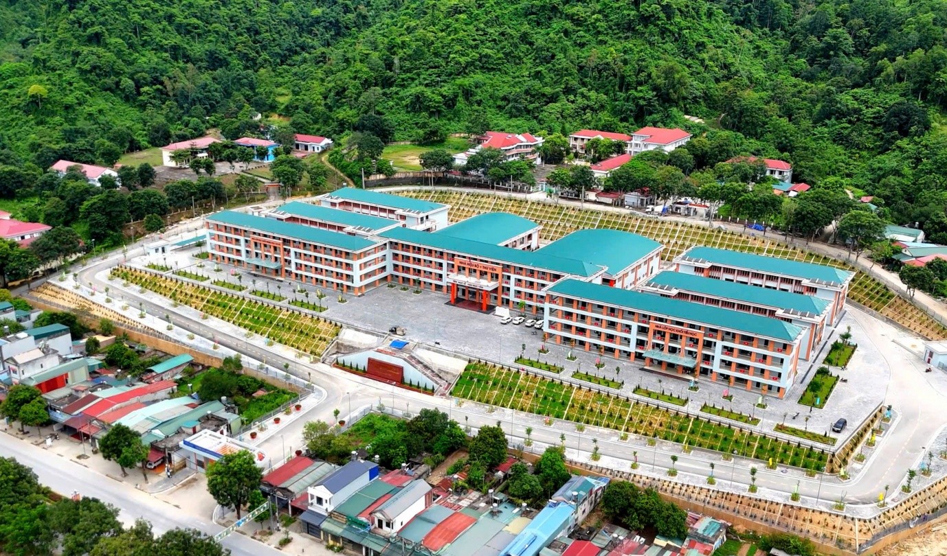 Ngôi trường hiện đại và “giấc mơ có thật” nơi biên cương