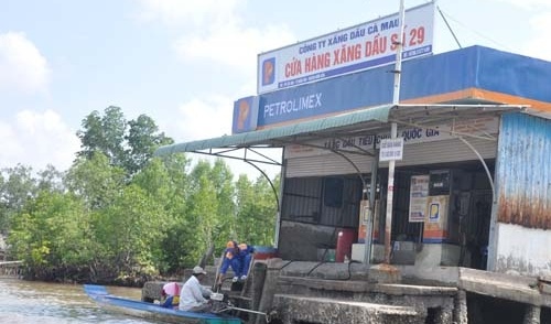 TP HCM tạm thời cho phép kinh doanh xăng dầu trên mặt nước