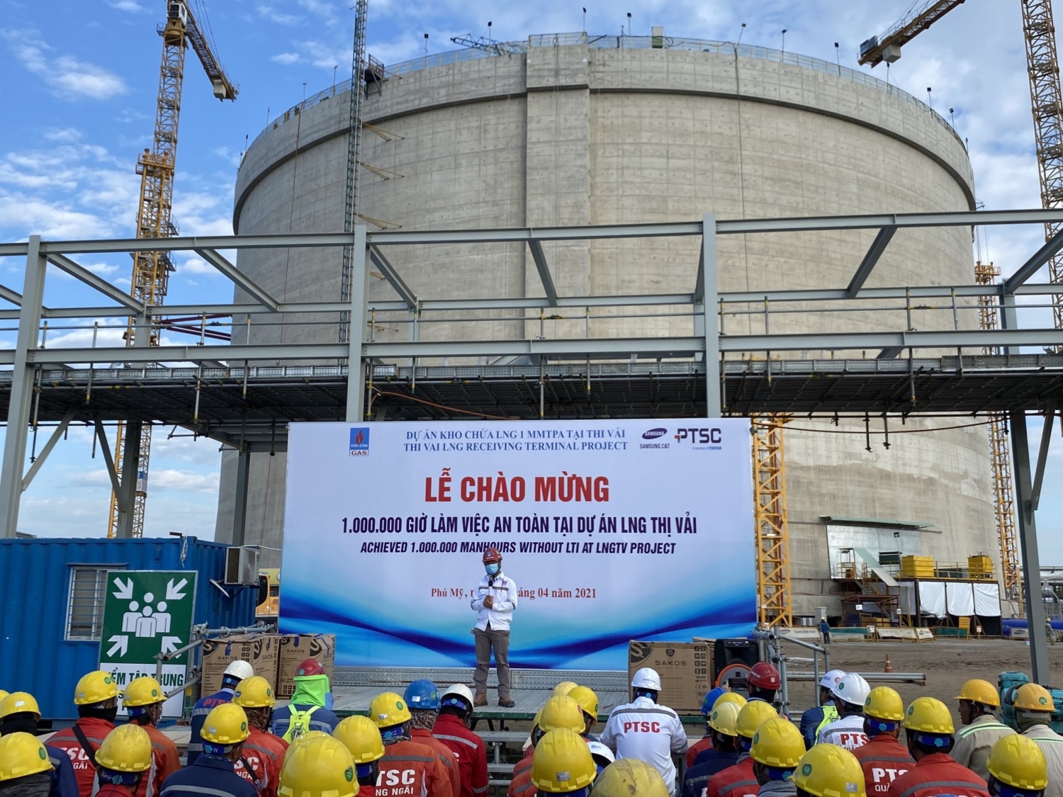 Nội lực PETROVIETNAM tại các công trình công nghiệp năng lượng trên bờ Nội lực PETROVIETNAM tại các công trình công nghiệp năng lượng trên bờ