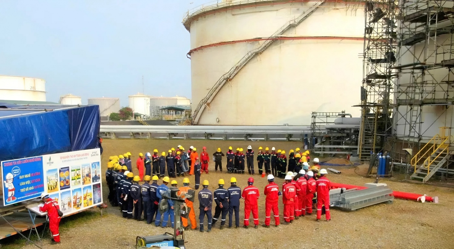 Nội lực PETROVIETNAM tại các công trình công nghiệp năng lượng trên bờ Nội lực PETROVIETNAM tại các công trình công nghiệp năng lượng trên bờ