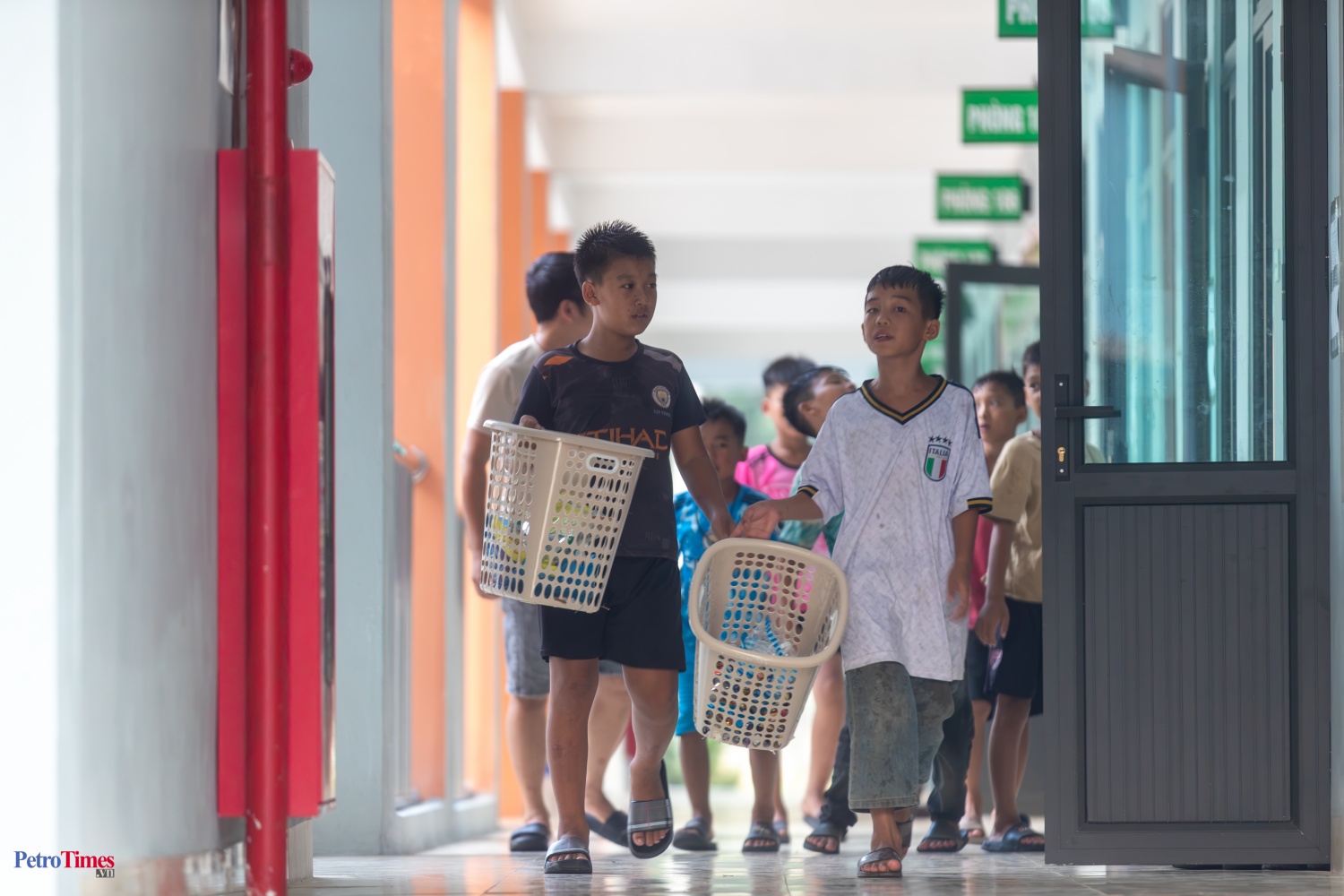 Mái trường nghĩa tình nơi biên cương Phong Thổ Mái trường nghĩa tình PETROVIETNAM nơi biên cương Phong Thổ
