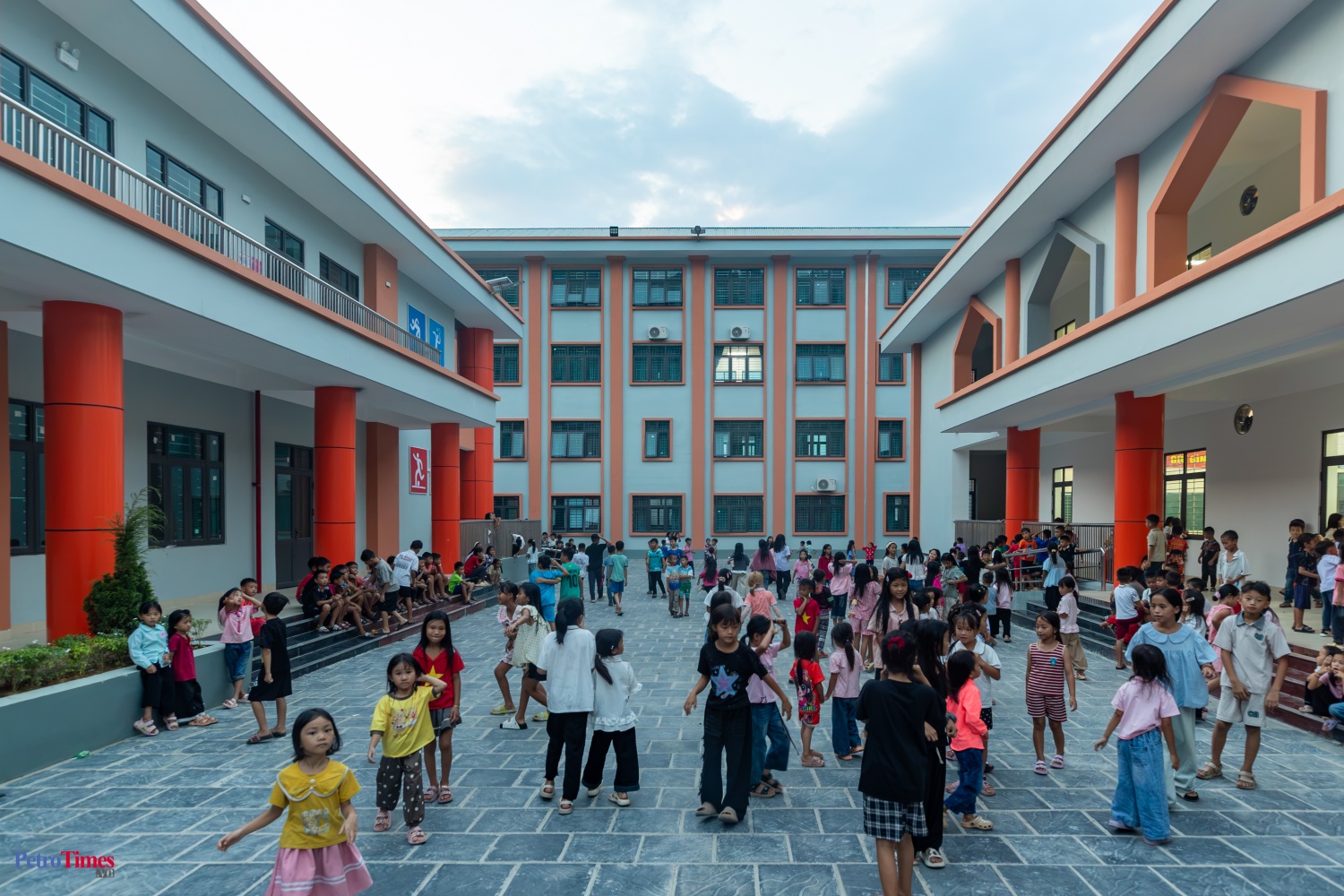 Mái trường nghĩa tình nơi biên cương Phong Thổ Mái trường nghĩa tình PETROVIETNAM nơi biên cương Phong Thổ