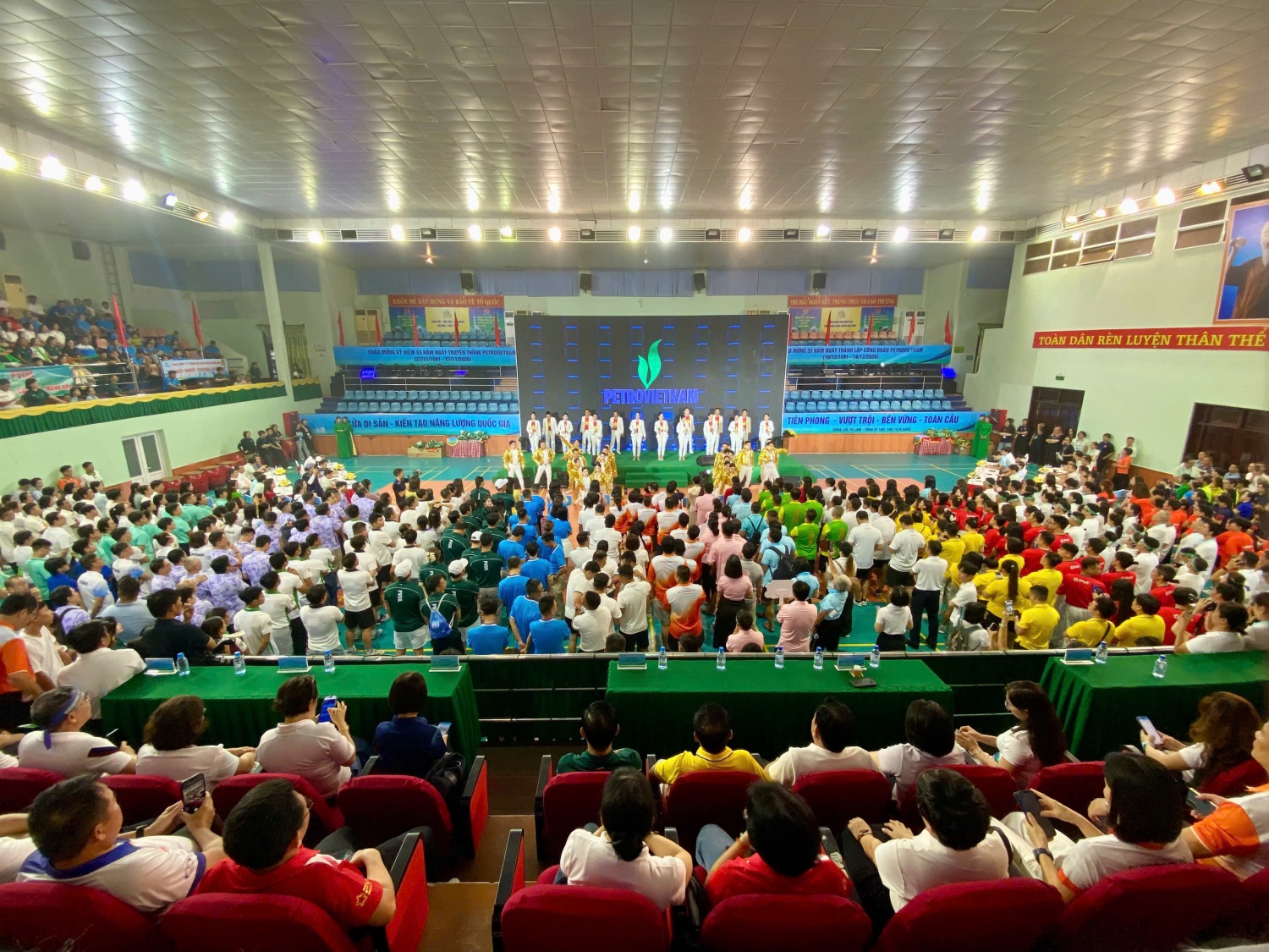 Sôi động Lễ khai mạc Hội thao Petrovietnam năm 2026 khu vực phía Nam Sôi động Lễ khai mạc Hội thao Petrovietnam năm 2026 khu vực phía Nam