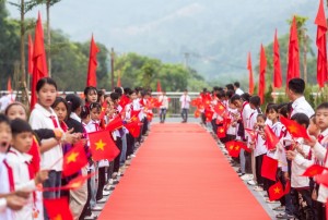 Niềm vui nơi ngôi trường mới giữa núi rừng Phong Thổ